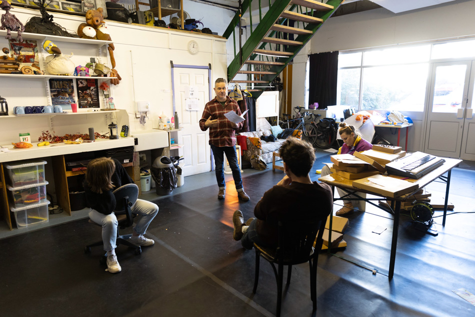 RoustaboutTheatre-Everybodys-Business-Making-Of-11